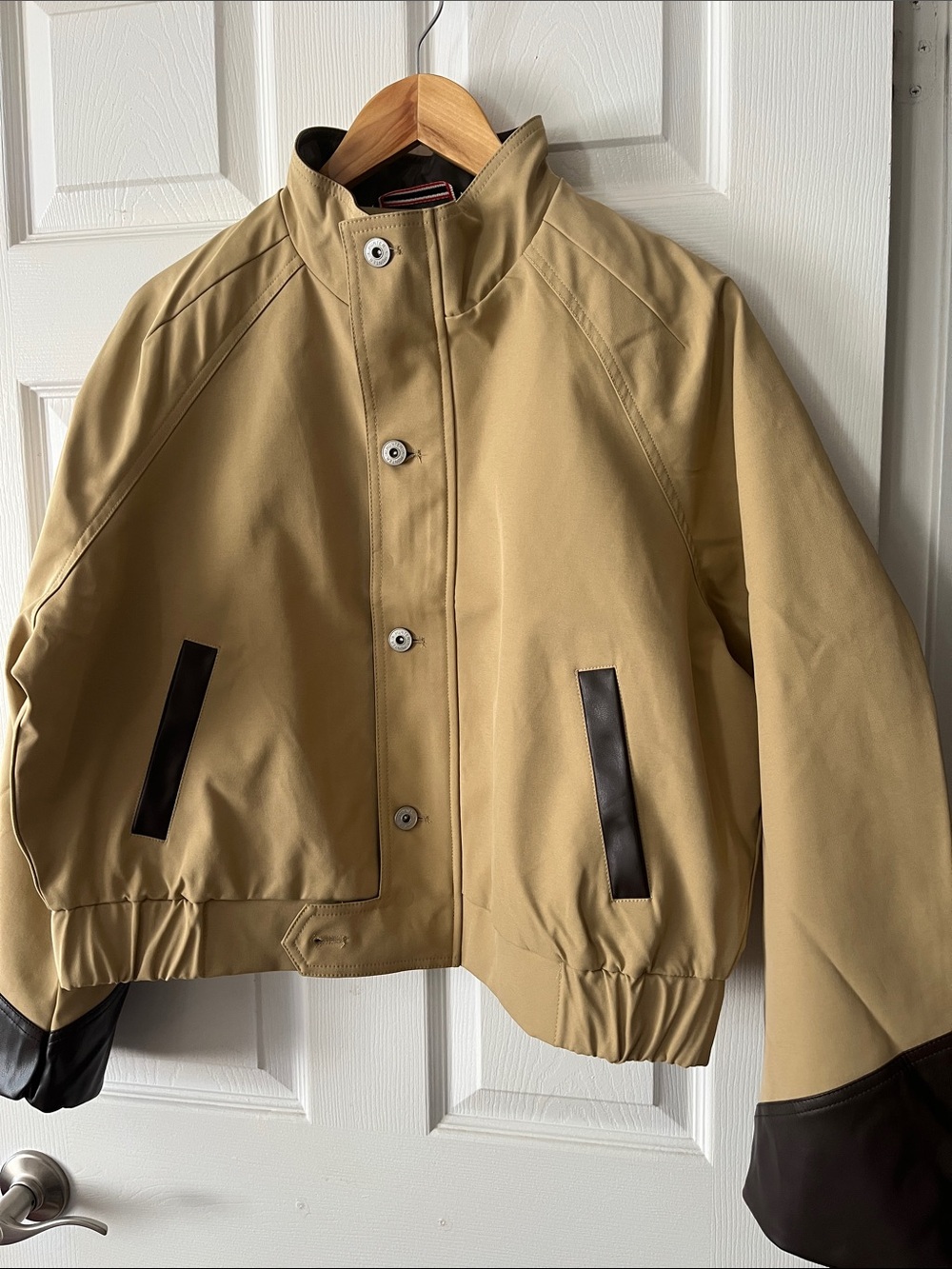 Hunter Women's Tan Khaki Bomber Jacket with Contrast Trim